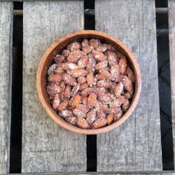 Gerookte amandelen Gerookte amandelen Verse gezonde noten